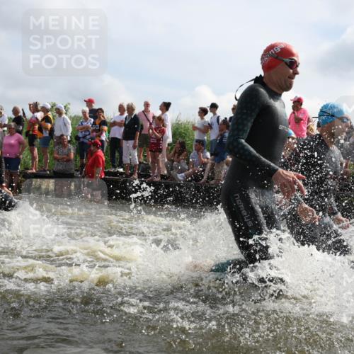 21.06.2026 - Viking Triathlon Michael Strokosch http://msf.ph/oto/9821010 21.06.2026 10:03:27 Schwimmen 53, 58, 84, 118, 143, 202, 251, 303, 328, 364, 419, 423, 455, 457, 487, 556, 656, 667 meine-sportfotos.de