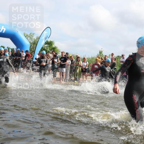 21.06.2026 - Viking Triathlon Michael Strokosch http://msf.ph/oto/9821021 21.06.2026 10:03:33 Schwimmen 53, 84, 95, 118, 143, 229, 251, 303, 323, 327, 328, 340, 364, 423, 457, 458, 556, 559, 656, 667 meine-sportfotos.de