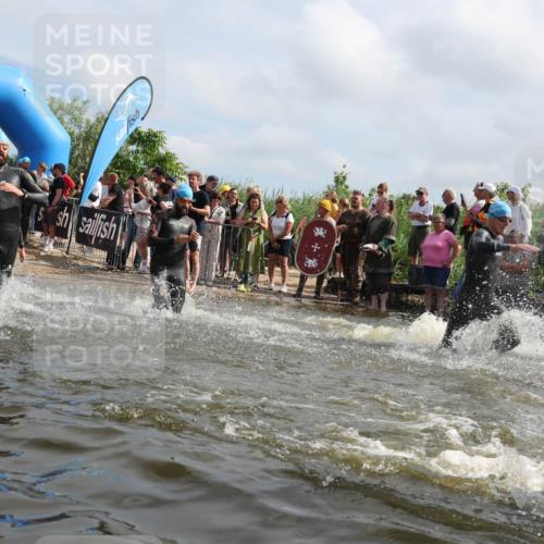 21.06.2026 - Viking Triathlon Michael Strokosch http://msf.ph/oto/9821023 21.06.2026 10:03:34 Schwimmen 53, 84, 95, 143, 229, 251, 303, 323, 327, 340, 423, 457, 458, 559, 656 meine-sportfotos.de