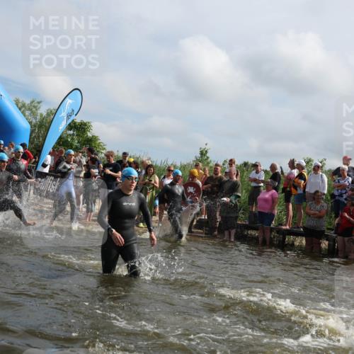 21.06.2026 - Viking Triathlon Michael Strokosch http://msf.ph/oto/9821034 21.06.2026 10:03:37 Schwimmen 53, 95, 143, 229, 251, 303, 323, 327, 340, 423, 457, 458, 559, 656 meine-sportfotos.de
