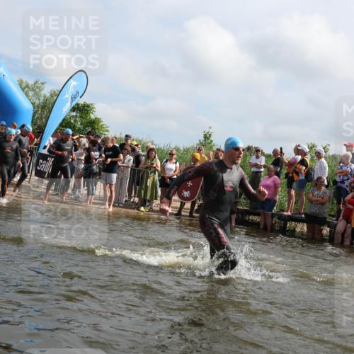 21.06.2026 - Viking Triathlon Michael Strokosch http://msf.ph/oto/9821044 21.06.2026 10:03:42 Schwimmen 95, 137, 144, 229, 267, 323, 327, 340, 436, 450, 458, 521, 559 meine-sportfotos.de