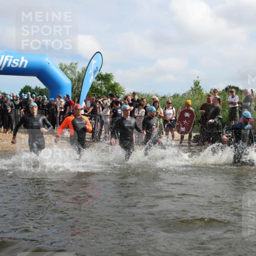 21.06.2026 - Viking Triathlon Michael Strokosch http://msf.ph/oto/9821091 21.06.2026 10:04:05 Schwimmen 122, 195, 197, 243, 266, 269, 279, 333, 384, 397, 400, 460, 496, 645, 654 meine-sportfotos.de