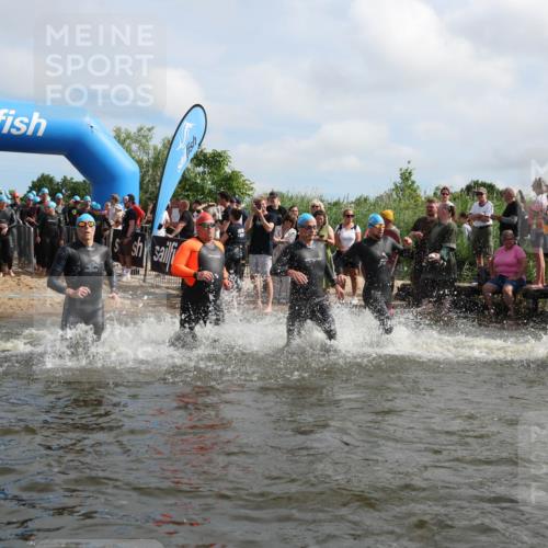 21.06.2026 - Viking Triathlon Michael Strokosch http://msf.ph/oto/9821093 21.06.2026 10:04:05 Schwimmen 122, 195, 197, 243, 266, 269, 279, 333, 384, 397, 400, 460, 496, 645, 654 meine-sportfotos.de