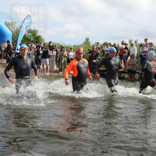 21.06.2026 - Viking Triathlon Michael Strokosch http://msf.ph/oto/9821098 21.06.2026 10:04:07 Schwimmen 122, 195, 197, 243, 266, 269, 279, 333, 384, 397, 400, 460, 496, 645, 654 meine-sportfotos.de