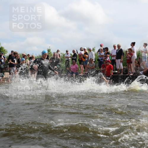 21.06.2026 - Viking Triathlon Michael Strokosch http://msf.ph/oto/9821106 21.06.2026 10:04:10 Schwimmen 195, 197, 227, 239, 243, 269, 279, 333, 377, 397, 400, 496, 526, 654, 666 meine-sportfotos.de