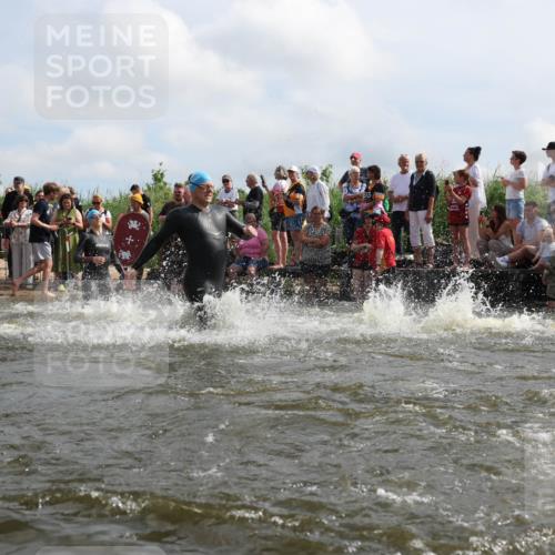 21.06.2026 - Viking Triathlon Michael Strokosch http://msf.ph/oto/9821107 21.06.2026 10:04:10 Schwimmen 195, 197, 227, 239, 243, 269, 279, 333, 377, 397, 400, 496, 526, 654, 666 meine-sportfotos.de