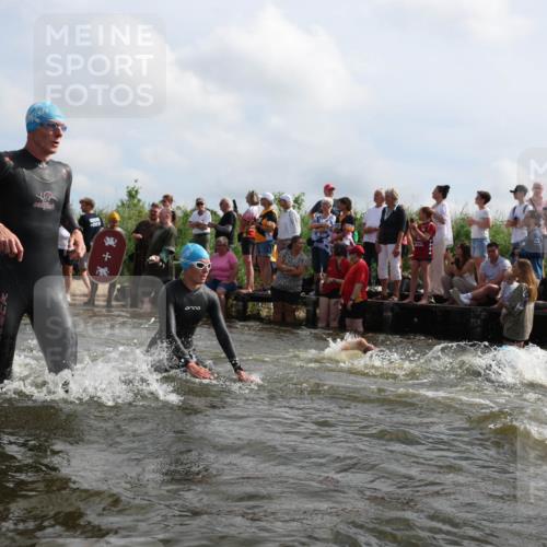 21.06.2026 - Viking Triathlon Michael Strokosch http://msf.ph/oto/9821116 21.06.2026 10:04:13 Schwimmen 195, 197, 205, 213, 227, 239, 243, 256, 269, 279, 333, 377, 397, 400, 411, 496, 526, 654, 666 meine-sportfotos.de