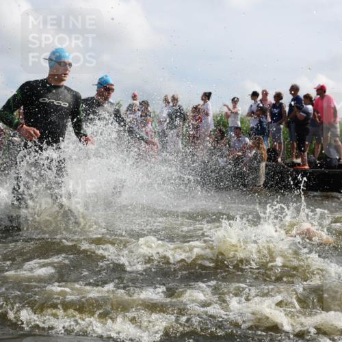 21.06.2026 - Viking Triathlon Michael Strokosch http://msf.ph/oto/9821123 21.06.2026 10:04:15 Schwimmen 96, 205, 213, 227, 239, 243, 256, 269, 377, 397, 400, 411, 496, 526, 666 meine-sportfotos.de