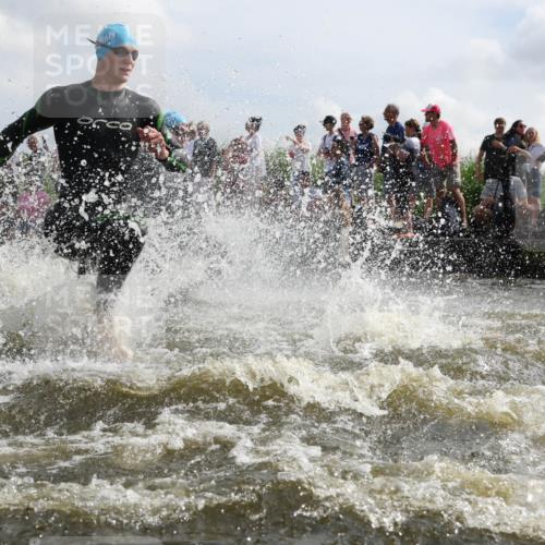 21.06.2026 - Viking Triathlon Michael Strokosch http://msf.ph/oto/9821124 21.06.2026 10:04:15 Schwimmen 96, 205, 213, 227, 239, 243, 256, 269, 377, 397, 400, 411, 496, 526, 666 meine-sportfotos.de