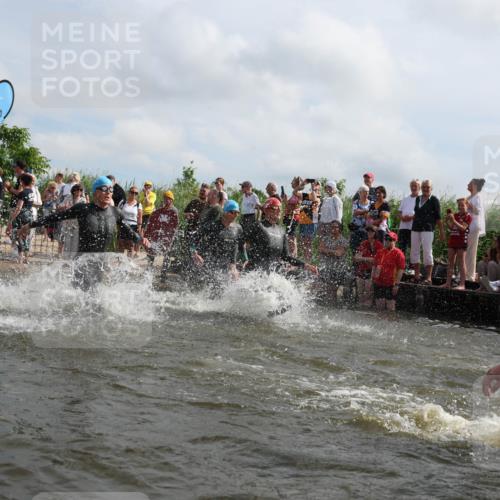 21.06.2026 - Viking Triathlon Michael Strokosch http://msf.ph/oto/9821172 21.06.2026 10:04:35 Schwimmen 63, 125, 167, 231, 232, 349, 358, 398, 425, 465, 473, 484, 511, 590, 647, 658 meine-sportfotos.de