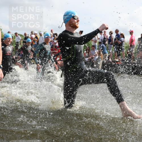 21.06.2026 - Viking Triathlon Michael Strokosch http://msf.ph/oto/9821207 21.06.2026 10:04:51 Schwimmen 22, 34, 44, 150, 175, 214, 247, 286, 351, 353, 355, 456, 492, 508 meine-sportfotos.de