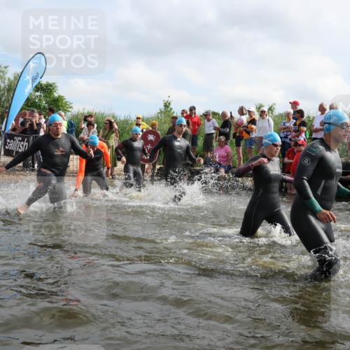 21.06.2026 - Viking Triathlon Michael Strokosch http://msf.ph/oto/9821240 21.06.2026 10:05:10 Schwimmen 165, 198, 211, 225, 296, 297, 301, 304, 370, 442, 497, 519, 562, 601, 617 meine-sportfotos.de