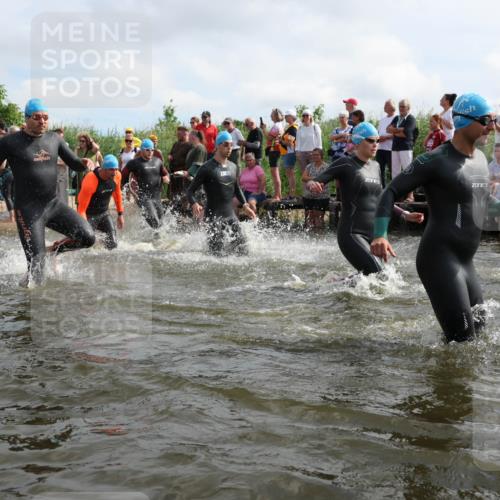 21.06.2026 - Viking Triathlon Michael Strokosch http://msf.ph/oto/9821241 21.06.2026 10:05:11 Schwimmen 165, 198, 211, 225, 296, 297, 301, 304, 370, 442, 497, 519, 562, 601, 617 meine-sportfotos.de