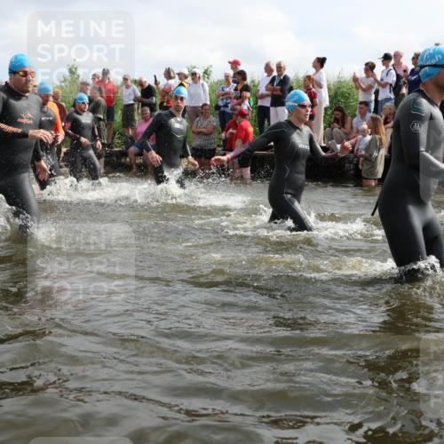 21.06.2026 - Viking Triathlon Michael Strokosch http://msf.ph/oto/9821243 21.06.2026 10:05:11 Schwimmen 165, 198, 211, 225, 296, 297, 301, 304, 370, 442, 497, 519, 562, 601, 617 meine-sportfotos.de