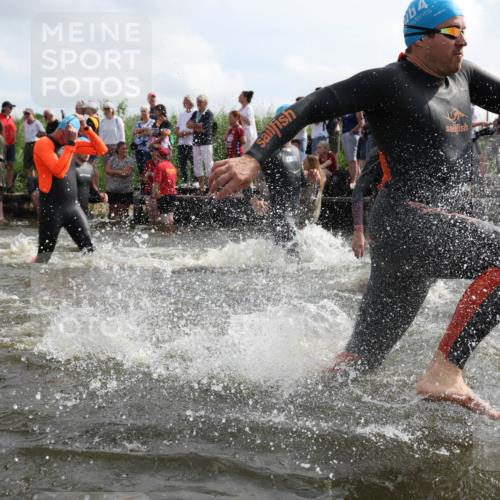 21.06.2026 - Viking Triathlon Michael Strokosch http://msf.ph/oto/9821247 21.06.2026 10:05:12 Schwimmen 165, 198, 211, 225, 296, 297, 301, 304, 370, 442, 497, 519, 562, 601, 617 meine-sportfotos.de