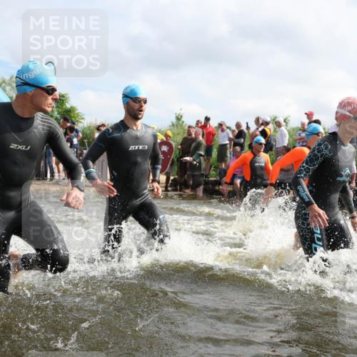 21.06.2026 - Viking Triathlon Michael Strokosch http://msf.ph/oto/9821257 21.06.2026 10:05:17 Schwimmen 33, 165, 198, 211, 296, 301, 341, 370, 472, 493, 519, 562, 601, 617, 632 meine-sportfotos.de