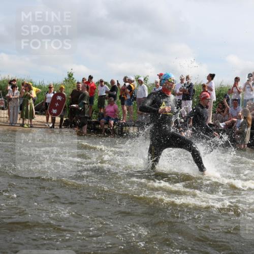 21.06.2026 - Viking Triathlon Michael Strokosch http://msf.ph/oto/9821264 21.06.2026 10:05:21 Schwimmen 33, 86, 198, 211, 230, 302, 308, 341, 459, 472, 493, 519, 601, 617, 632 meine-sportfotos.de