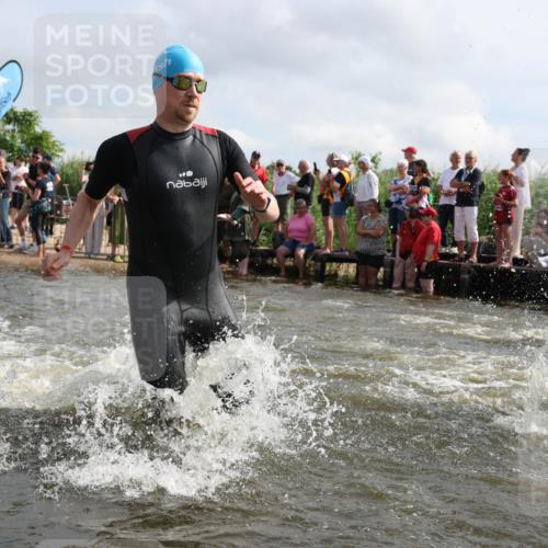 21.06.2026 - Viking Triathlon Michael Strokosch http://msf.ph/oto/9821267 21.06.2026 10:05:22 Schwimmen 33, 86, 198, 211, 230, 302, 308, 341, 459, 472, 493, 519, 601, 617, 632 meine-sportfotos.de