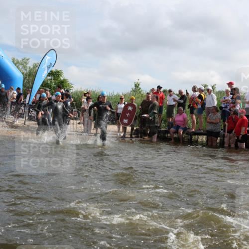 21.06.2026 - Viking Triathlon Michael Strokosch http://msf.ph/oto/9821273 21.06.2026 10:05:24 Schwimmen 33, 86, 88, 198, 211, 230, 302, 308, 330, 331, 341, 414, 452, 459, 472, 493, 632 meine-sportfotos.de