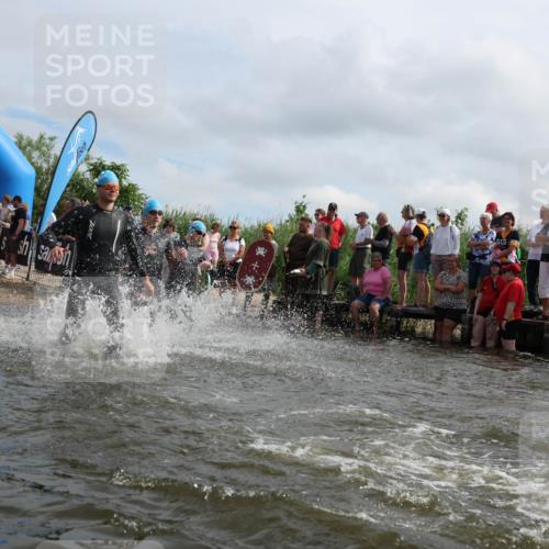 21.06.2026 - Viking Triathlon Michael Strokosch http://msf.ph/oto/9821342 21.06.2026 10:06:00 Schwimmen 91, 93, 147, 156, 173, 185, 259, 261, 273, 282, 405, 443, 498, 505, 563 meine-sportfotos.de