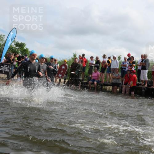 21.06.2026 - Viking Triathlon Michael Strokosch http://msf.ph/oto/9821343 21.06.2026 10:06:00 Schwimmen 91, 93, 147, 156, 173, 185, 259, 261, 273, 282, 405, 443, 498, 505, 563 meine-sportfotos.de