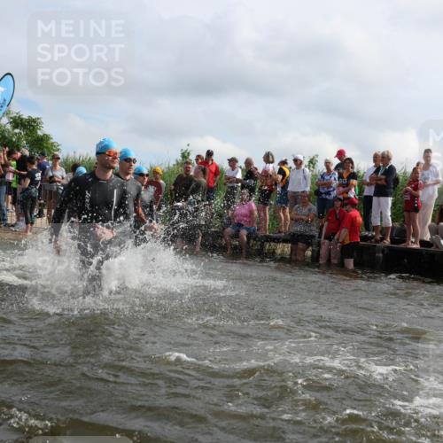 21.06.2026 - Viking Triathlon Michael Strokosch http://msf.ph/oto/9821344 21.06.2026 10:06:00 Schwimmen 91, 93, 147, 156, 173, 185, 259, 261, 273, 282, 405, 443, 498, 505, 563 meine-sportfotos.de