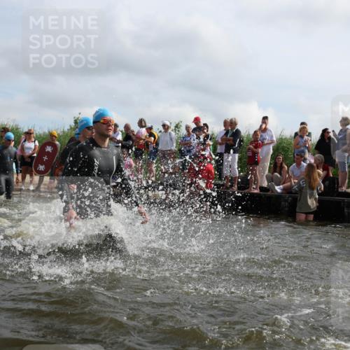 21.06.2026 - Viking Triathlon Michael Strokosch http://msf.ph/oto/9821346 21.06.2026 10:06:01 Schwimmen 91, 93, 147, 156, 173, 185, 259, 261, 273, 282, 405, 443, 498, 505, 563 meine-sportfotos.de