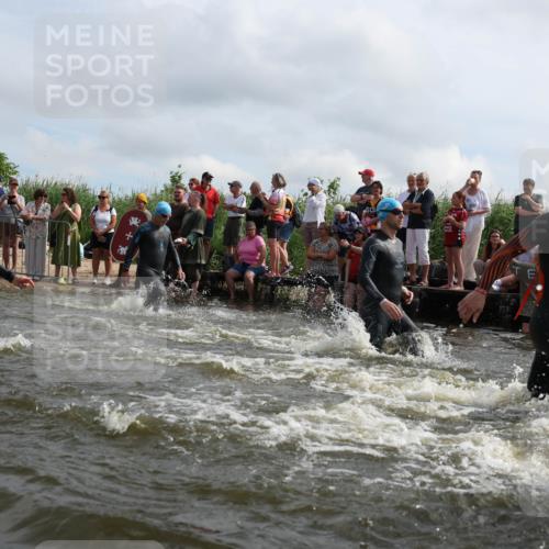 21.06.2026 - Viking Triathlon Michael Strokosch http://msf.ph/oto/9821351 21.06.2026 10:06:02 Schwimmen 91, 93, 147, 156, 173, 185, 259, 261, 273, 282, 405, 443, 498, 505, 563 meine-sportfotos.de