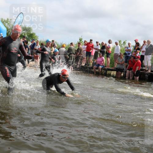 21.06.2026 - Viking Triathlon Michael Strokosch http://msf.ph/oto/9821433 21.06.2026 10:06:49 Schwimmen 54, 166, 245, 310, 429, 444, 449, 464, 495, 609, 615, 618, 638, 641, 668 meine-sportfotos.de