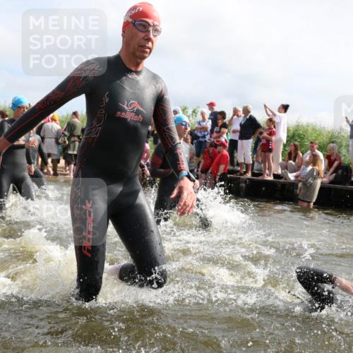 21.06.2026 - Viking Triathlon Michael Strokosch http://msf.ph/oto/9821437 21.06.2026 10:06:51 Schwimmen 54, 166, 245, 310, 429, 444, 449, 464, 495, 609, 615, 618, 638, 641, 668 meine-sportfotos.de