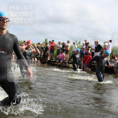 21.06.2026 - Viking Triathlon Michael Strokosch http://msf.ph/oto/9821442 21.06.2026 10:06:57 Schwimmen 54, 60, 94, 123, 166, 245, 310, 314, 345, 449, 464, 495, 609, 615, 668 meine-sportfotos.de