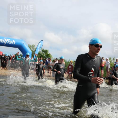 21.06.2026 - Viking Triathlon Michael Strokosch http://msf.ph/oto/9821555 21.06.2026 10:07:56 Schwimmen 57, 97, 124, 178, 217, 257, 295, 298, 388, 413, 494, 534, 622, 630, 635 meine-sportfotos.de
