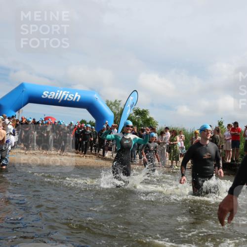 21.06.2026 - Viking Triathlon Michael Strokosch http://msf.ph/oto/9821557 21.06.2026 10:07:56 Schwimmen 57, 97, 124, 178, 217, 257, 295, 298, 388, 413, 494, 534, 622, 630, 635 meine-sportfotos.de