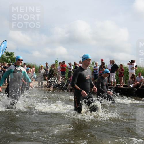 21.06.2026 - Viking Triathlon Michael Strokosch http://msf.ph/oto/9821560 21.06.2026 10:07:57 Schwimmen 57, 97, 124, 178, 217, 257, 295, 298, 388, 413, 494, 534, 622, 630, 635 meine-sportfotos.de