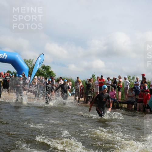 21.06.2026 - Viking Triathlon Michael Strokosch http://msf.ph/oto/9821566 21.06.2026 10:07:59 Schwimmen 57, 71, 178, 217, 257, 295, 298, 388, 424, 494, 534, 607, 635 meine-sportfotos.de
