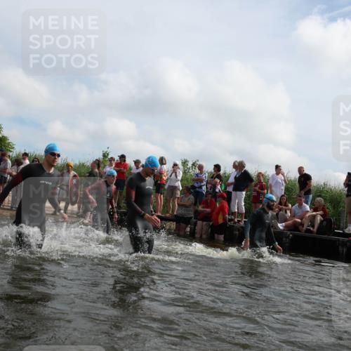 21.06.2026 - Viking Triathlon Michael Strokosch http://msf.ph/oto/9821617 21.06.2026 10:08:28 Schwimmen 48, 133, 168, 192, 222, 317, 354, 375, 571, 613 meine-sportfotos.de