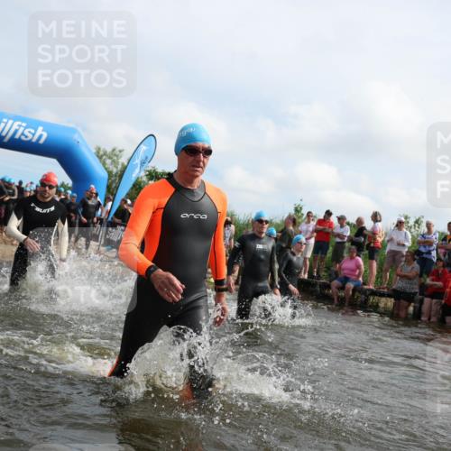 21.06.2026 - Viking Triathlon Michael Strokosch http://msf.ph/oto/9821623 21.06.2026 10:08:32 Schwimmen 48, 133, 168, 192, 207, 222, 254, 317, 322, 354, 375, 376, 571, 613, 629 meine-sportfotos.de