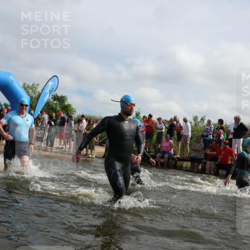 21.06.2026 - Viking Triathlon Michael Strokosch http://msf.ph/oto/9821693 21.06.2026 10:09:02 Schwimmen 40, 70, 77, 106, 139, 181, 237, 252, 344, 362, 509, 542, 631, 652 meine-sportfotos.de