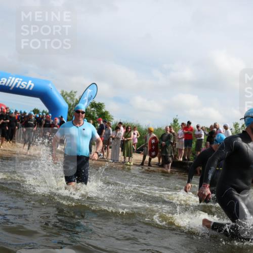 21.06.2026 - Viking Triathlon Michael Strokosch http://msf.ph/oto/9821695 21.06.2026 10:09:03 Schwimmen 40, 70, 77, 106, 139, 181, 237, 252, 344, 362, 509, 542, 631, 652 meine-sportfotos.de