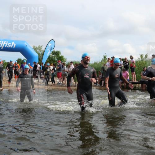 21.06.2026 - Viking Triathlon Michael Strokosch http://msf.ph/oto/9821768 21.06.2026 10:09:34 Schwimmen 39, 117, 174, 244, 264, 305, 309, 357, 379, 417, 439, 491, 512, 515, 557 meine-sportfotos.de