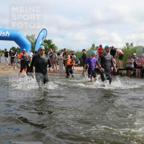 21.06.2026 - Viking Triathlon Michael Strokosch http://msf.ph/oto/9821781 21.06.2026 10:09:38 Schwimmen 39, 117, 174, 244, 264, 305, 357, 379, 417, 491, 515, 557 meine-sportfotos.de