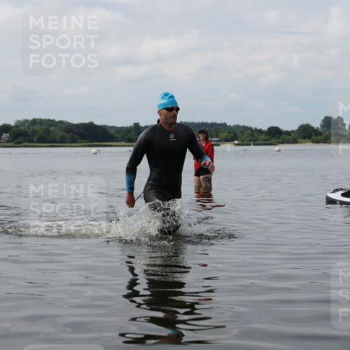 21.06.2026 - Viking Triathlon Michael Strokosch http://msf.ph/oto/9821805 21.06.2026 10:24:24 Schwimmen 517 meine-sportfotos.de