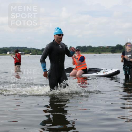 21.06.2026 - Viking Triathlon Michael Strokosch http://msf.ph/oto/9821810 21.06.2026 10:24:25 Schwimmen 517 meine-sportfotos.de