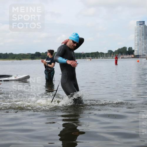 21.06.2026 - Viking Triathlon Michael Strokosch http://msf.ph/oto/9821815 21.06.2026 10:24:27 Schwimmen 517 meine-sportfotos.de