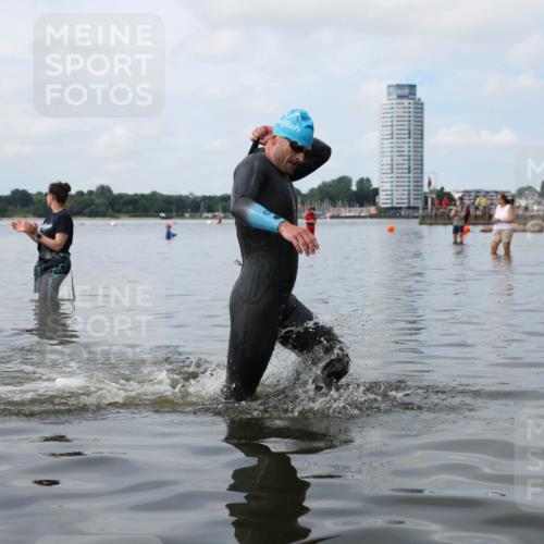 21.06.2026 - Viking Triathlon Michael Strokosch http://msf.ph/oto/9821817 21.06.2026 10:24:28 Schwimmen 517 meine-sportfotos.de