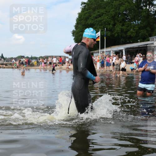 21.06.2026 - Viking Triathlon Michael Strokosch http://msf.ph/oto/9821823 21.06.2026 10:24:29 Schwimmen 517 meine-sportfotos.de