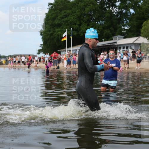 21.06.2026 - Viking Triathlon Michael Strokosch http://msf.ph/oto/9821825 21.06.2026 10:24:30 Schwimmen 517 meine-sportfotos.de