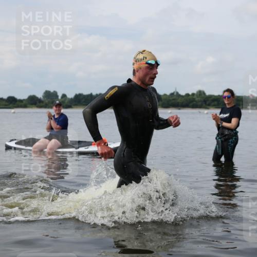 21.06.2026 - Viking Triathlon Michael Strokosch http://msf.ph/oto/9821839 21.06.2026 10:24:51 Schwimmen 9 meine-sportfotos.de