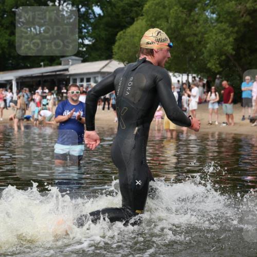 21.06.2026 - Viking Triathlon Michael Strokosch http://msf.ph/oto/9821848 21.06.2026 10:24:53 Schwimmen 9 meine-sportfotos.de