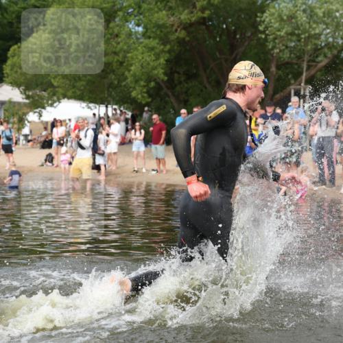 21.06.2026 - Viking Triathlon Michael Strokosch http://msf.ph/oto/9821850 21.06.2026 10:24:53 Schwimmen 9 meine-sportfotos.de